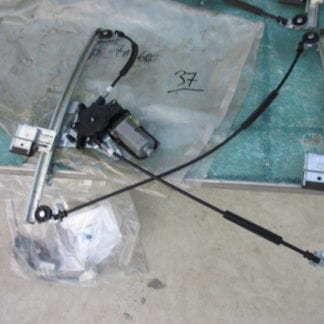 ALZAVETRO VOLKSWAGEN GOLF SERIE 3 3/5p Ddal 1988 lato ANT. DX , motorino Bosh 0130821679