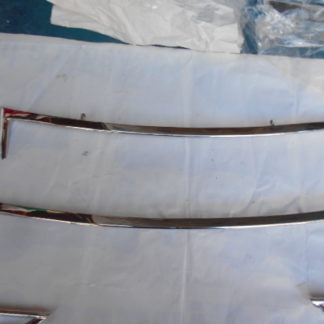 MODANATURE CENTRALI DEL COFANO ANTERIORE /  CENTRAL FRONT BONNET MOLDINGS MASERATI MISTRAL